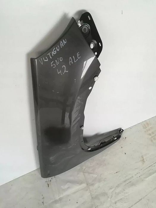 Błotnik prawy przedni Vw Tiguan 5n0