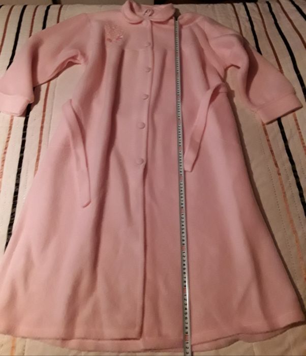 Robe de senhora cor de rosa de inverno, novo, sem etiqueta