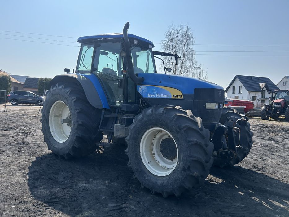 New Holland TM 175 z osią supersteer