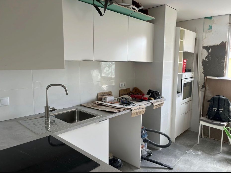 Vende se T2 com Arrecadação na Baixa da Banheira