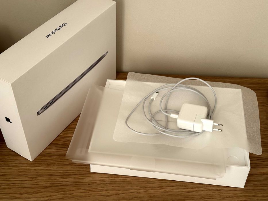 MacBook Air M1 2020 8GB/256GB ZADBANY!