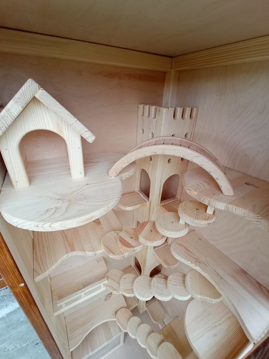 Бігове колесо, будиночок, каруселі, сходи для шиншил та білок