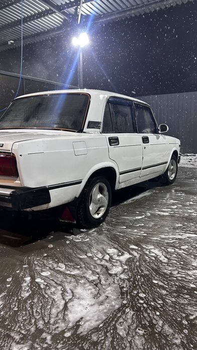 Продам ВАЗ 1982 р.Об'єм двигуна 1.2.Двигун під заміну.