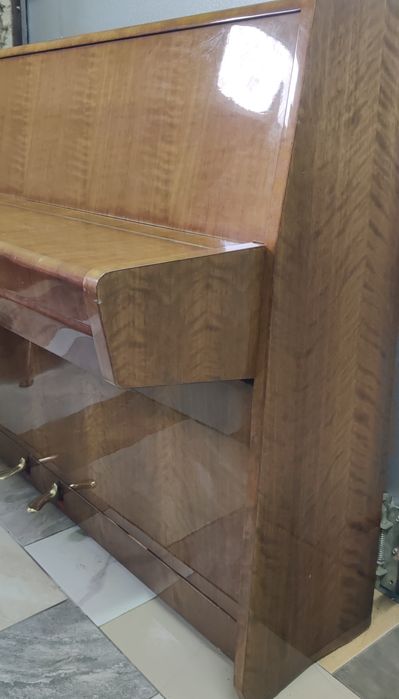 Продам піаніно  PETROF