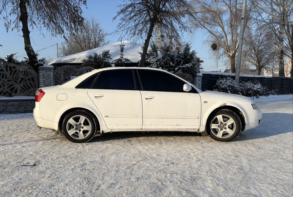 Audi A4b6 S line V6 газ/бенз