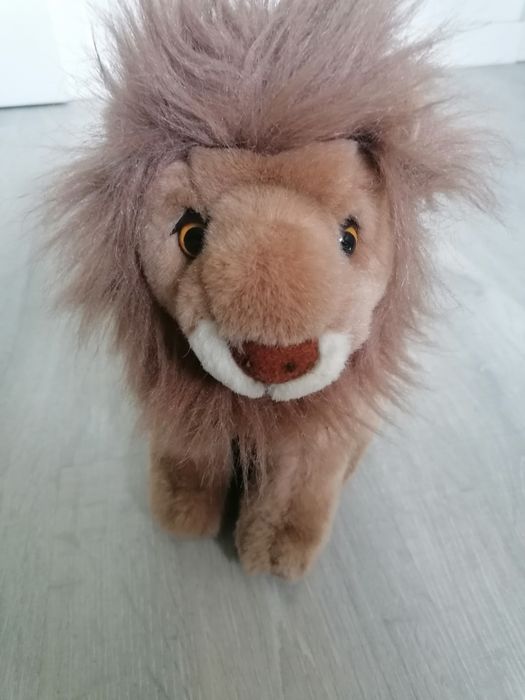 Lew maskotka w idealnym stanie