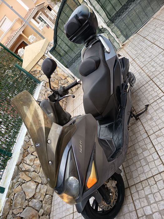 Moto Maxi Scooter Daelim Z3 125