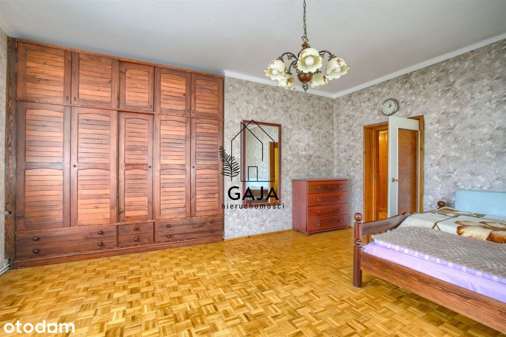 Atrakcyjny dom w Poraju z ogrodem zimowym