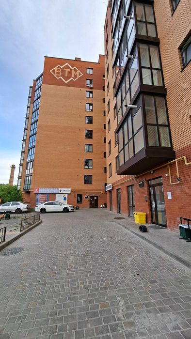 Простора квартира в якісному сучасному будинку