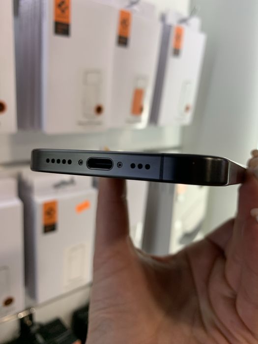 iPhone 15 Pro 128Gb black titanium - АКБ 90%, стан 5. Фізична сім
