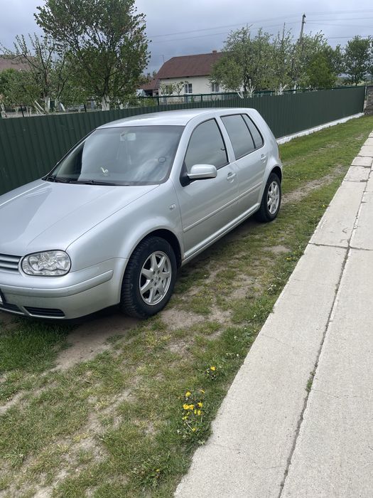 Продаю Volkswagen Golf 4.