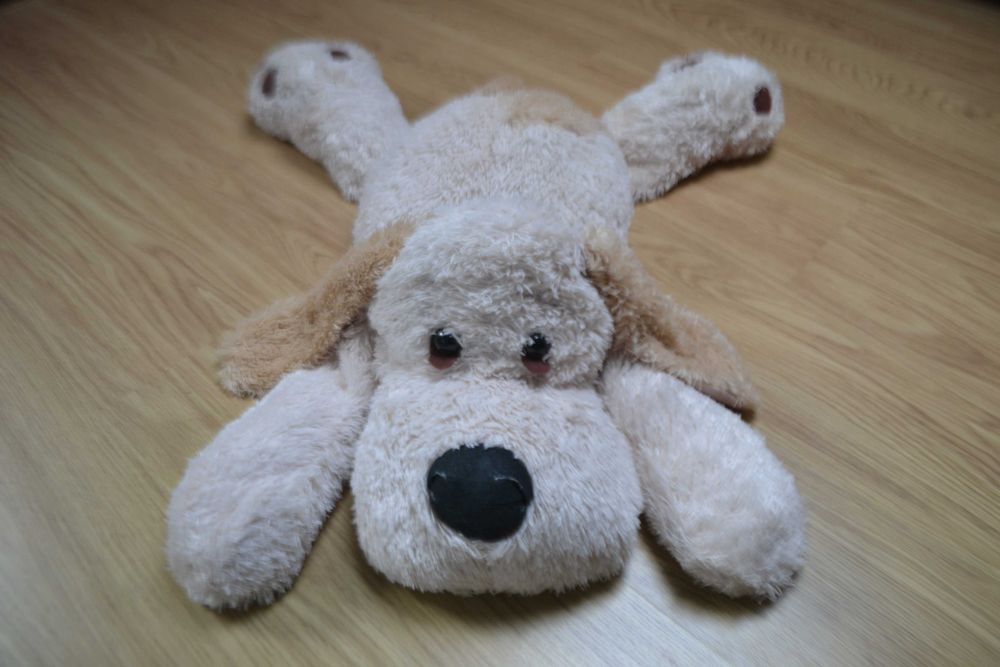 Bonito cão maleável e felpudo de 90 cm