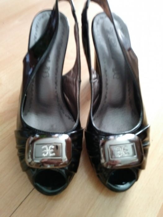 Buty nowe czarne lakier