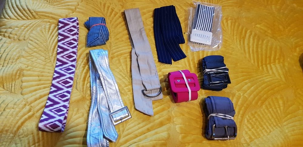 Pasek do spodni spódnicy czarny skórzany eco klamra czerwony złoty bra