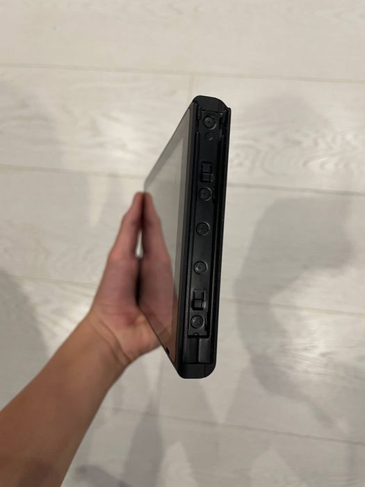 Портативна ігрова приставка Nintendo Switch with Neon Blue and Neon Red Joy-Con (045496452629)