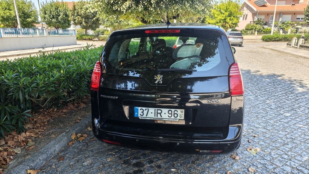 Vendo  Peugeot 5008