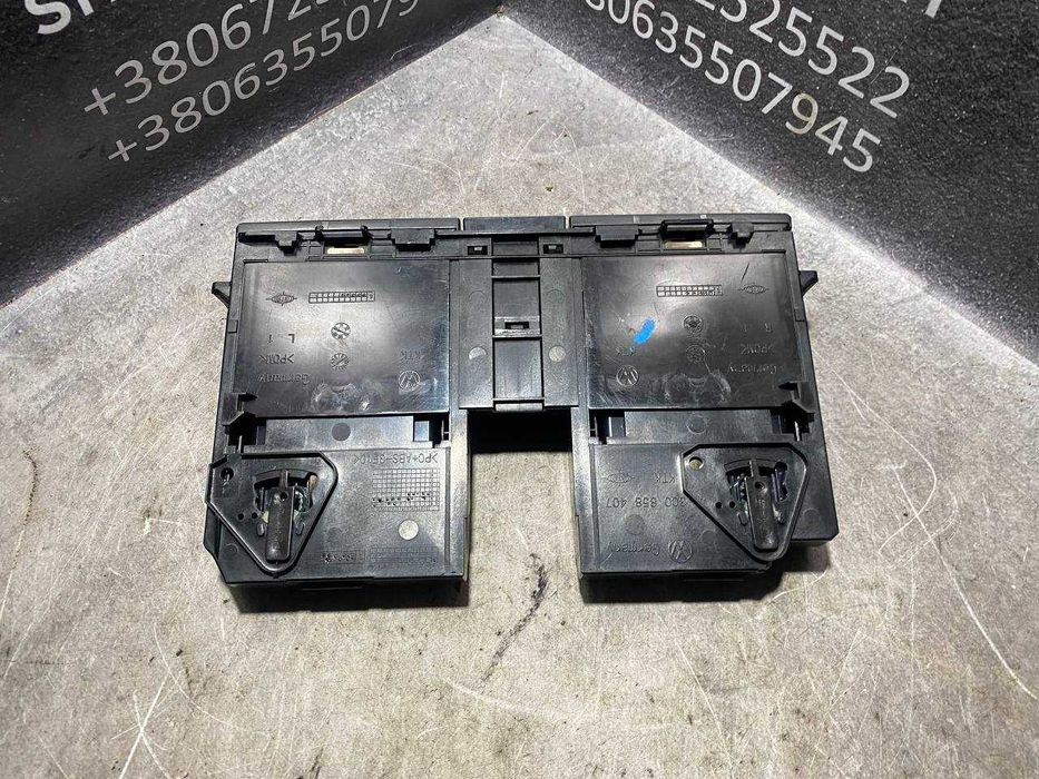 Центральний бардачок панелі Volkswagen Passat B6 3C0858407