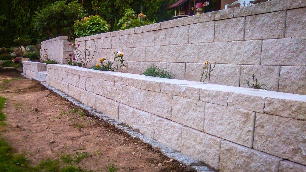 Pustak oporowy skarpowy mur murek ogrodowy łupany palisada gazon