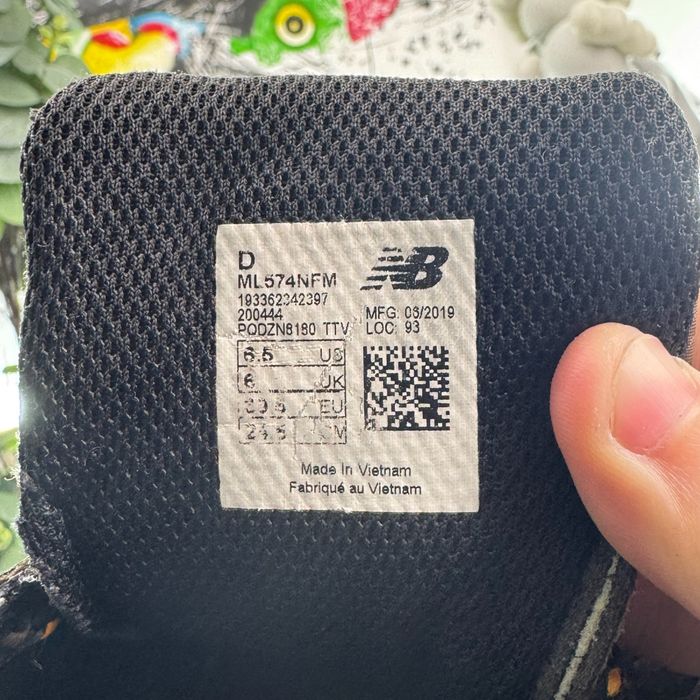 Кросівки New Balance 574 39.5 розмір E322