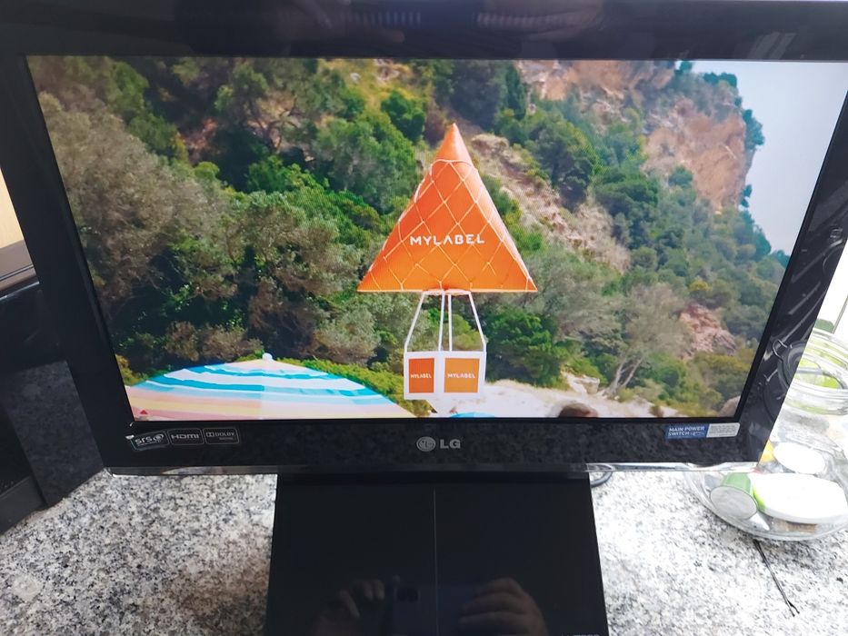 TV Lcd LG 19 c/DVD como nova!