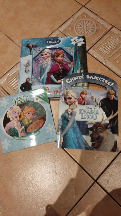 Książka z puzzlami Kraina Lodu +gratis
