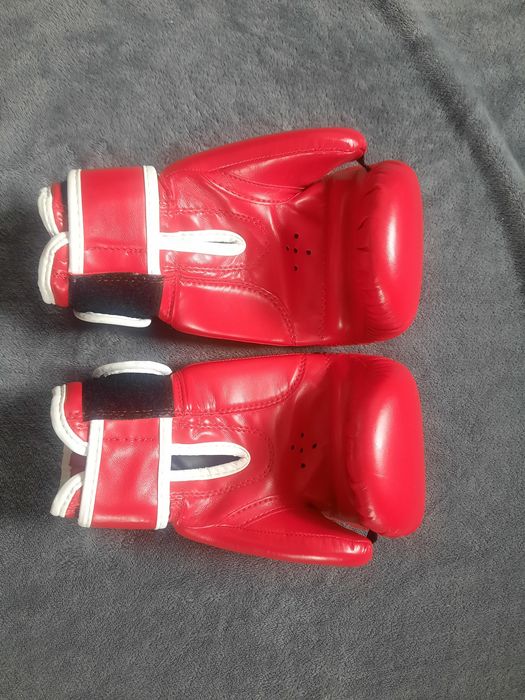 Продам боксерські рукавички розмір Oz 6
