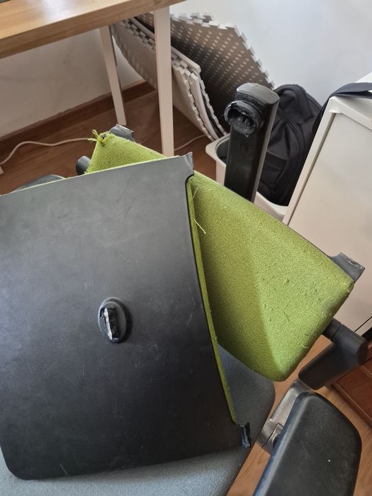 Cadeira Steelcase modelo Please V2