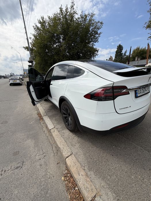 Продам Tesla model X