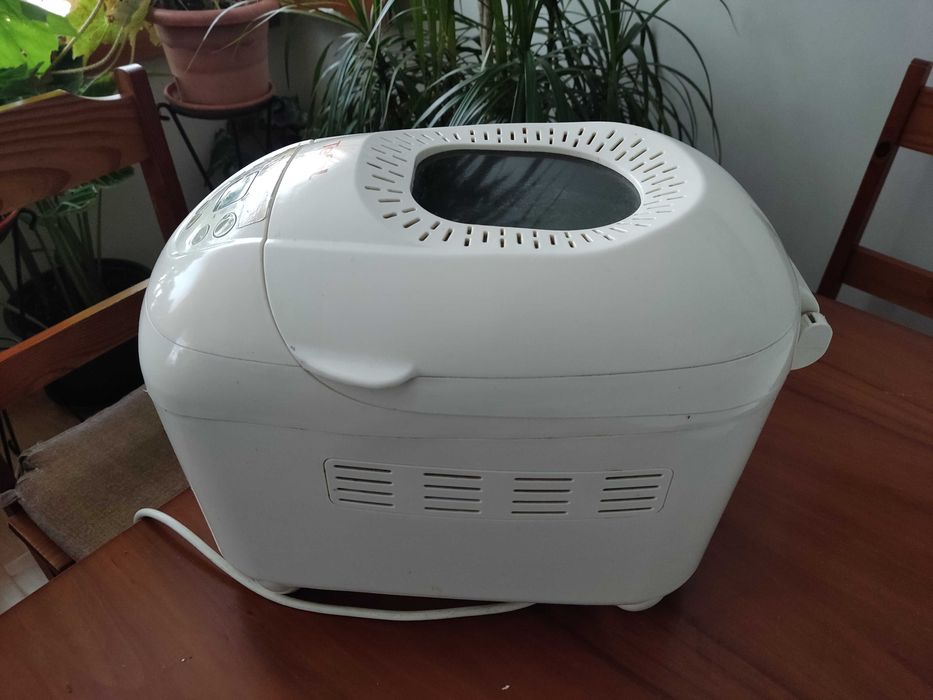 Máquina de fazer pão Tefal  funcional (sem cuba nem misturadoras)