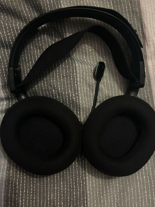 steelseries arctis pro wireless + stacja z bateriami