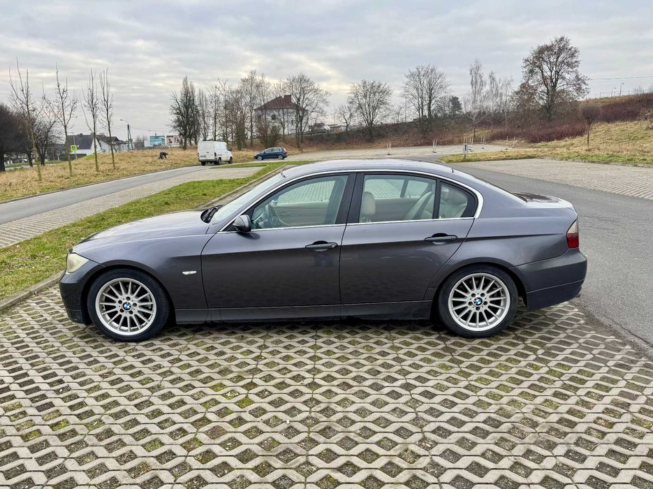 BMW 320i E90 2.0 Benzyna