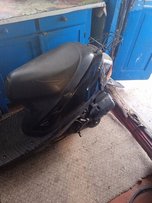 Продам скутер срочно всі питання по телефону не заводиться