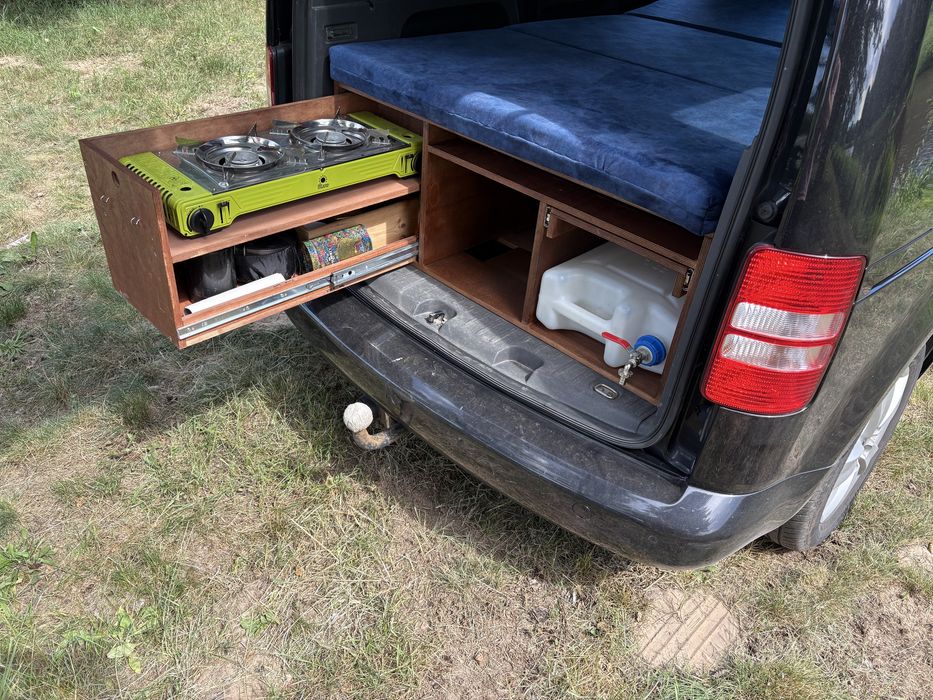 Zabudowa kamperowa Caddy, Kangoo, Berlingo, Partner, markiza, namiot Brunner, lodówka Dometic