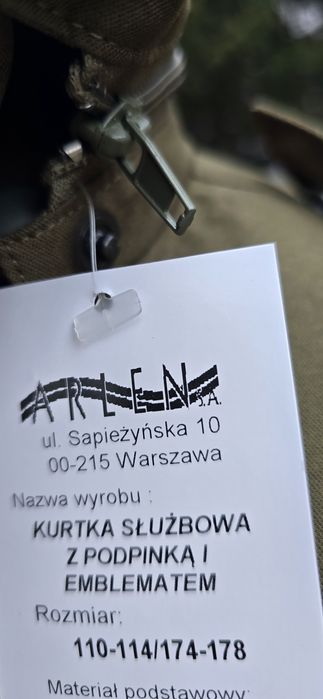 Kurtka służbowa z podpinką i emblematem ubranie na złą pogodę w kolorze khak straż graniczna sg arlen