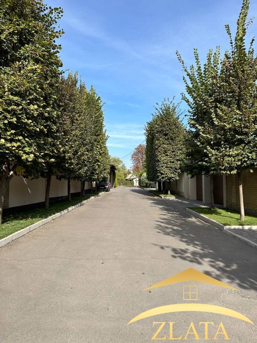 Продаж елітної земельної ділянки в Центрі міста
