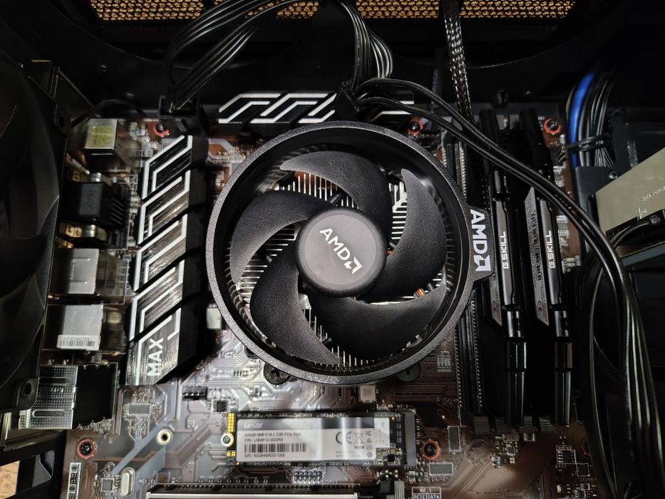 Komputer stacjonarny AMD RYZEN 5 3600 RADEON RX 6600XT