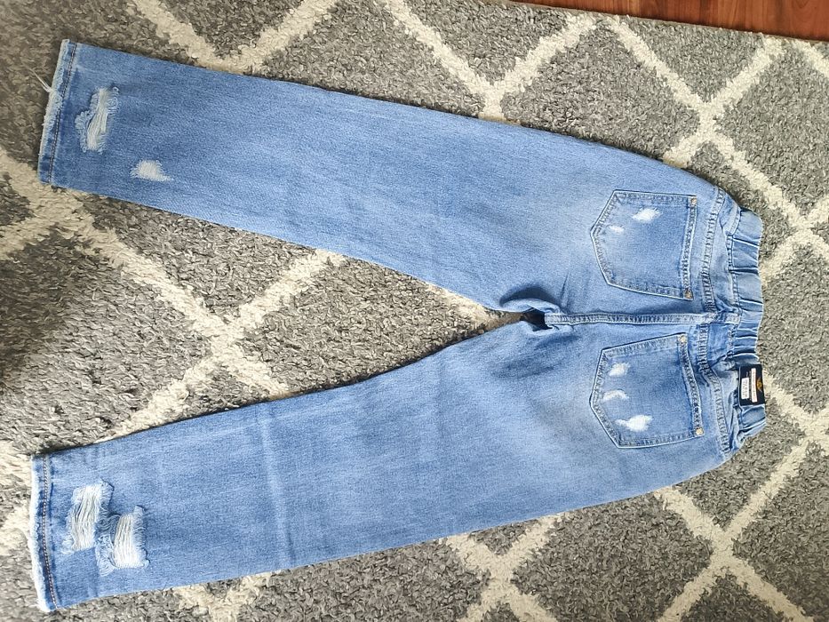 Sprzedam jeansy damskie nowe