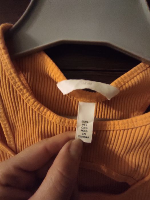 Sprzedam crop top prążkowany