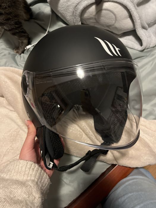 Capacete preto fosco