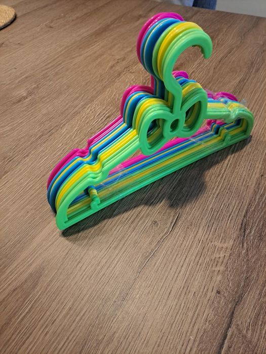 Cabides para roupa de criança