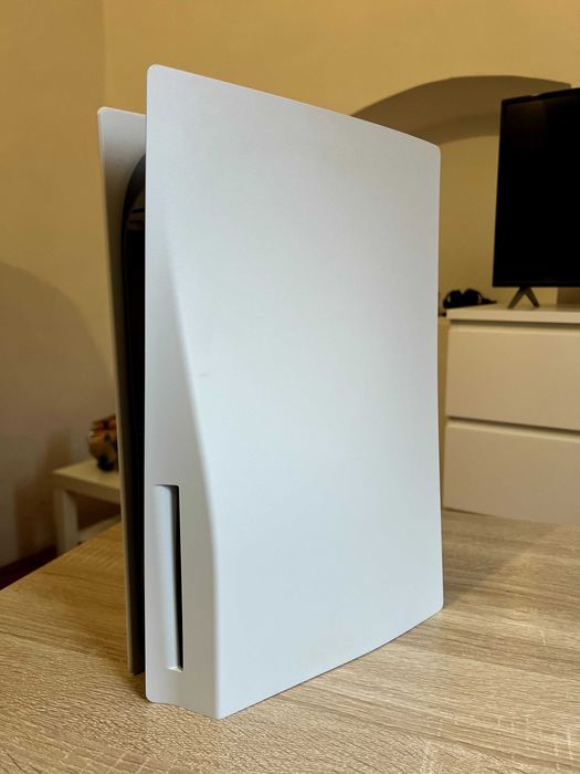 PlayStation 5 com Leitor + 6 Jogos + Comando + Headset Wireless