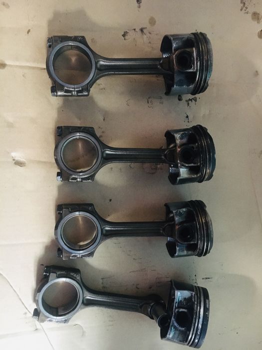 Продам поршня 1.2 TCE H5F Рено