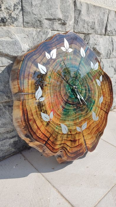 Relógio de parede em madeira