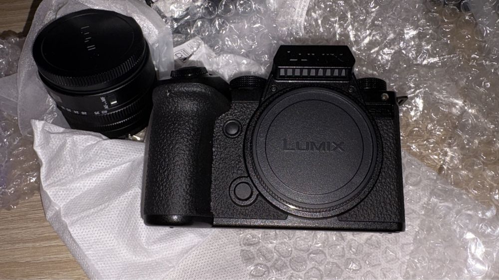 Lumix S5IIX NOVA Nunca usada com lente kit