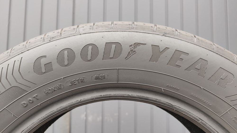 205/60/16 GoodYear Efficient Grip Performance komplet