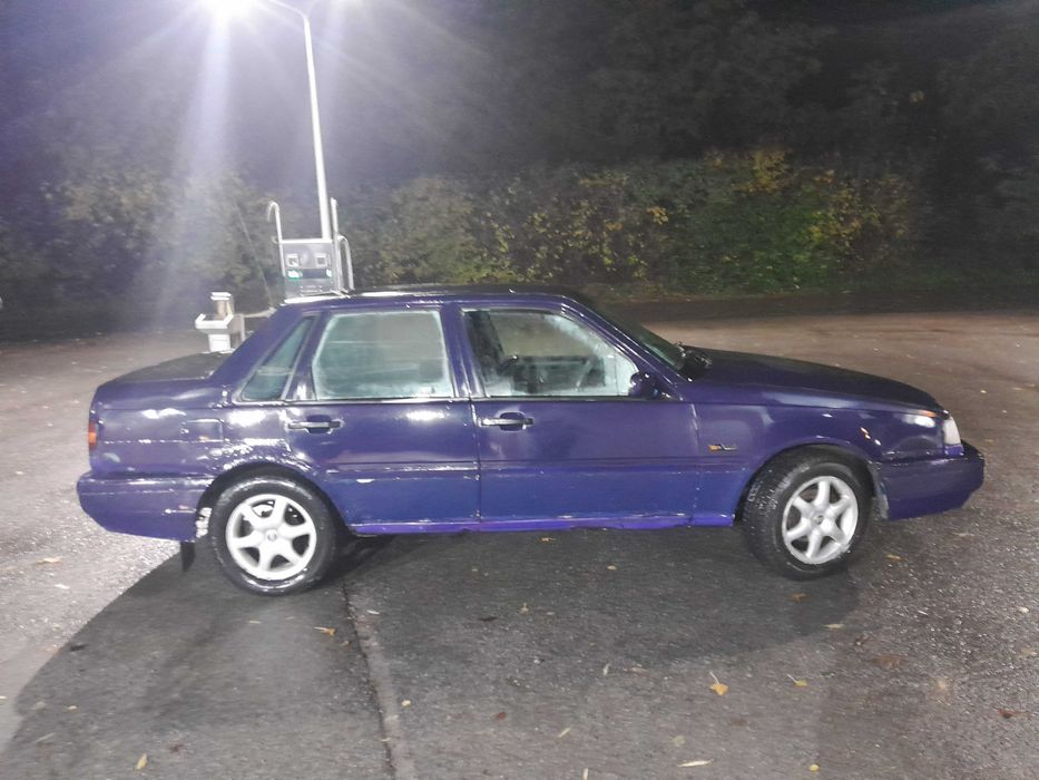 Продам Volvo 460 1995