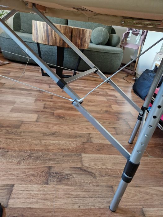 Aluminiowy stół do masażu