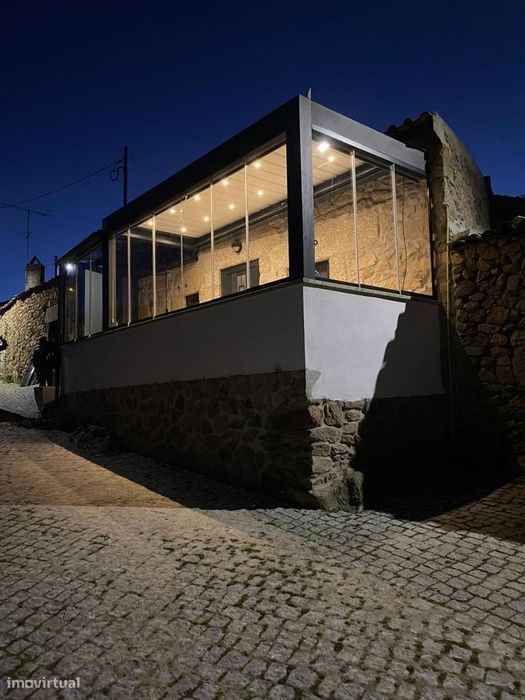 Vende-se Magnifica Moradia Junto a Pinhel