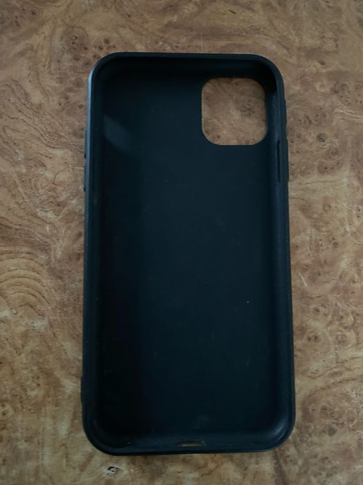 Чохол до 11 айфона присутствуєт торг