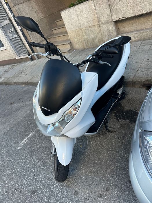 Vendo Pcx 2011 em muito bom estado